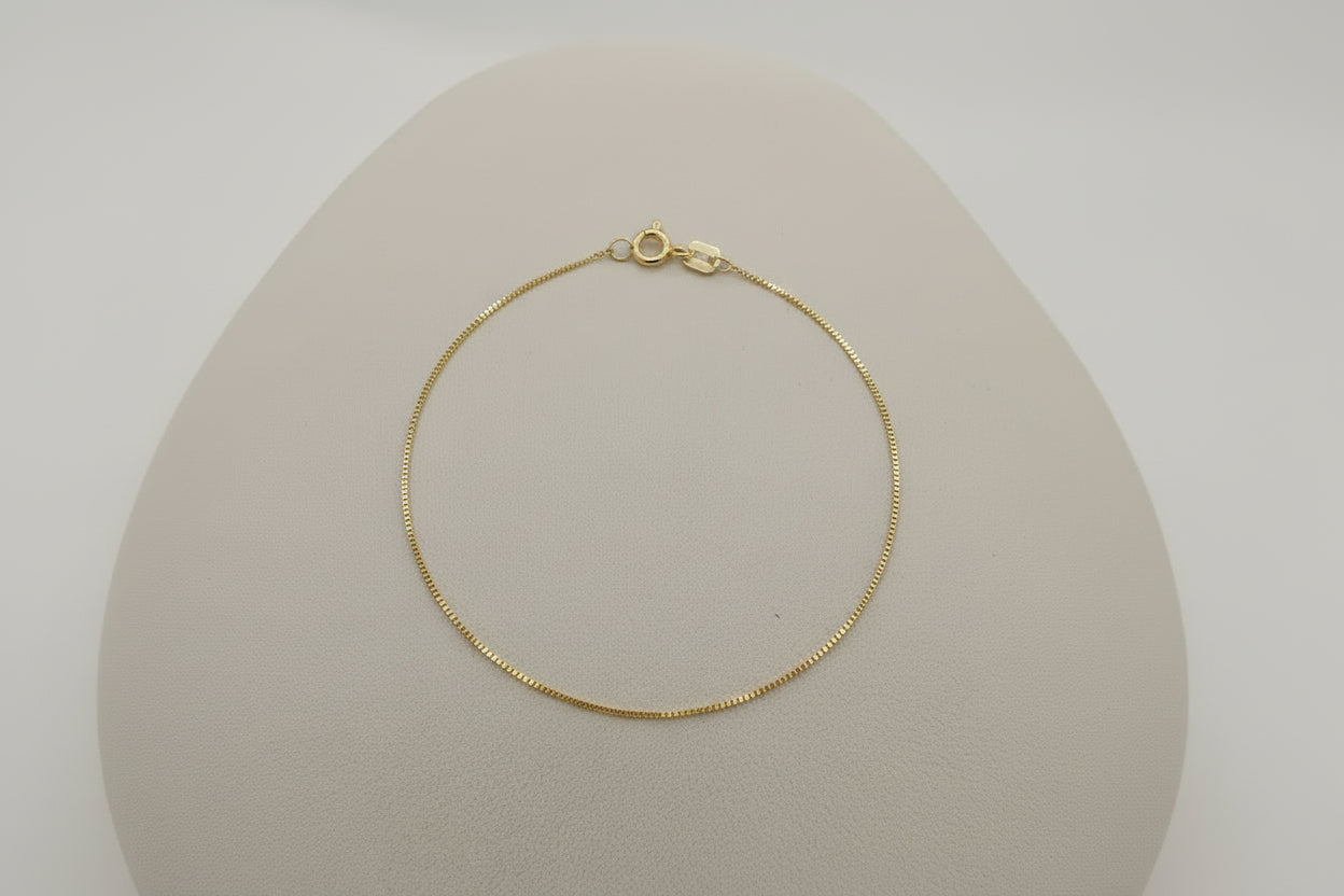 10K Yellow Gold Box Chain Bracelet (6”, 1.1 mm)