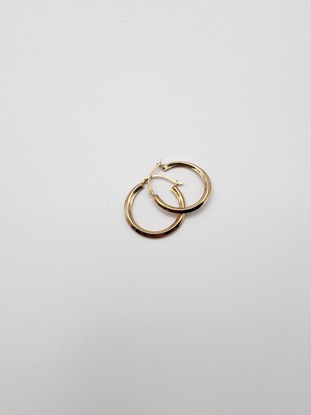 10K Yellow Gold Hoop Earrings (20 mm)
