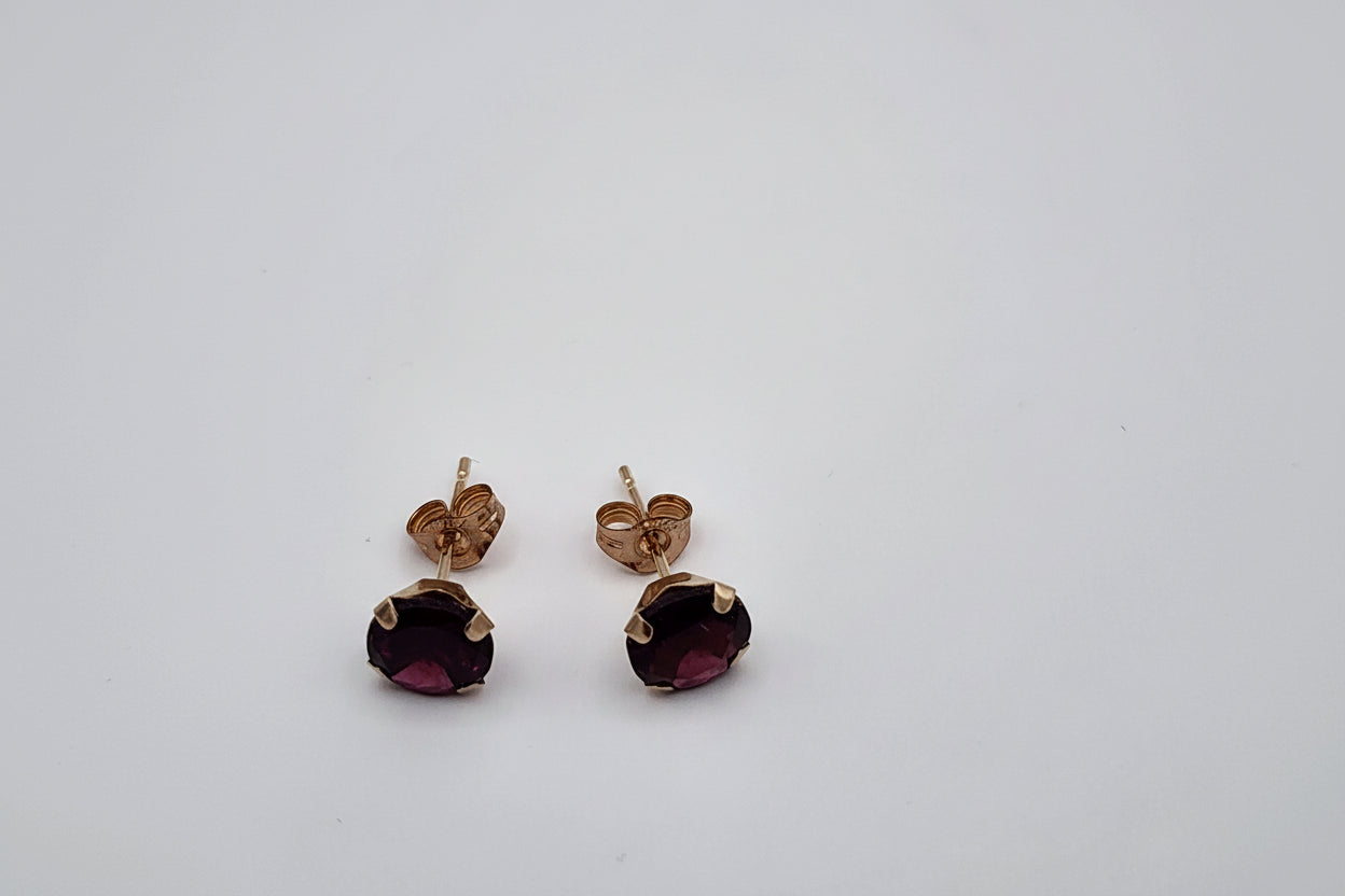 14K Gold Garnet Stud Earrings