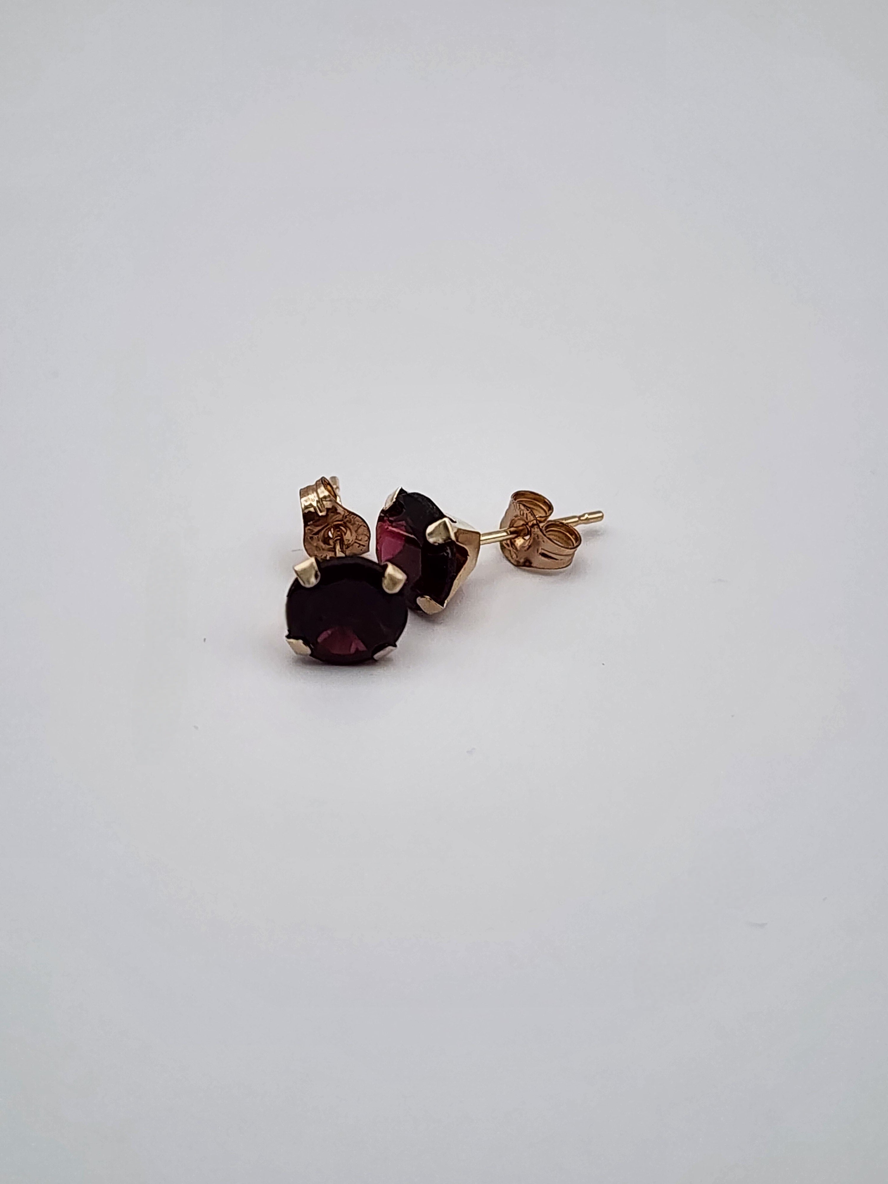 14K Gold Garnet Stud Earrings