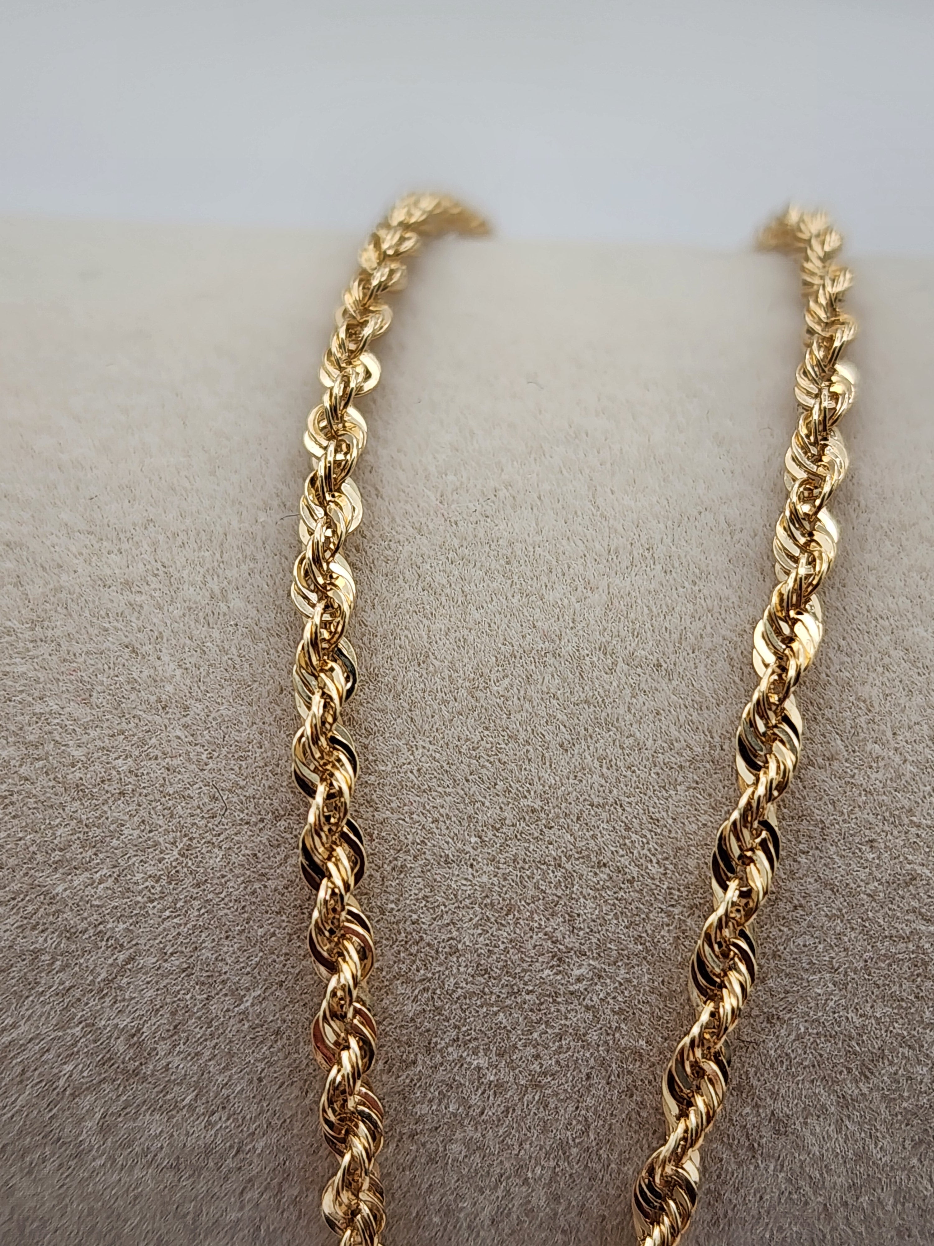 10K Gold Diamond-Cut Rope Bracelet (7.5”, 1.1 g)
