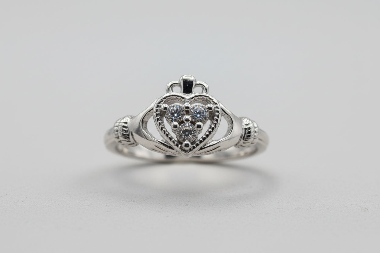 Sterling Silver Diamond Heart Ring (0.02 CTW, Size 7)