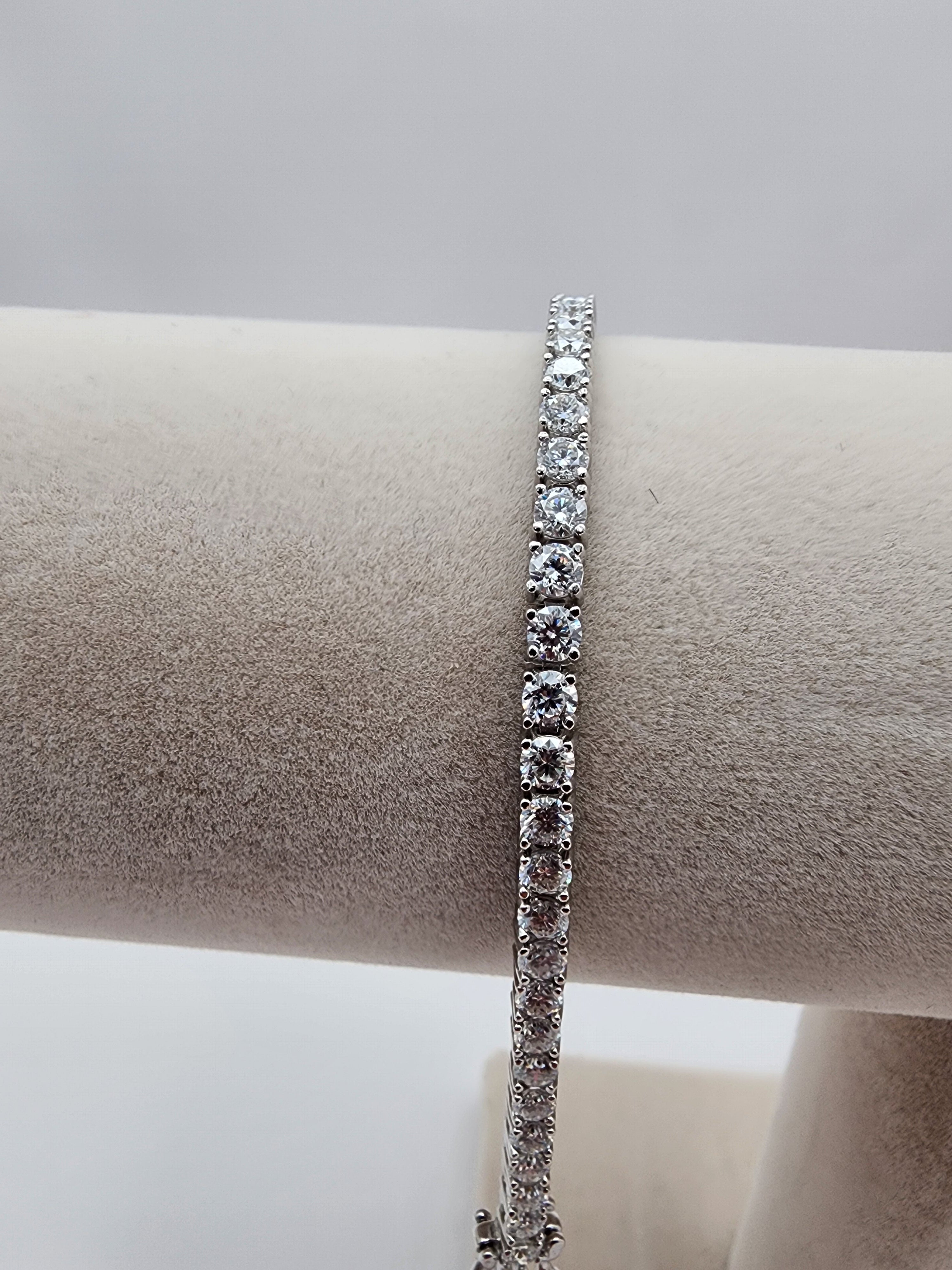 Sterling Silver Moissanite Tennis Bracelet (4.97 CTW, 7.5”)