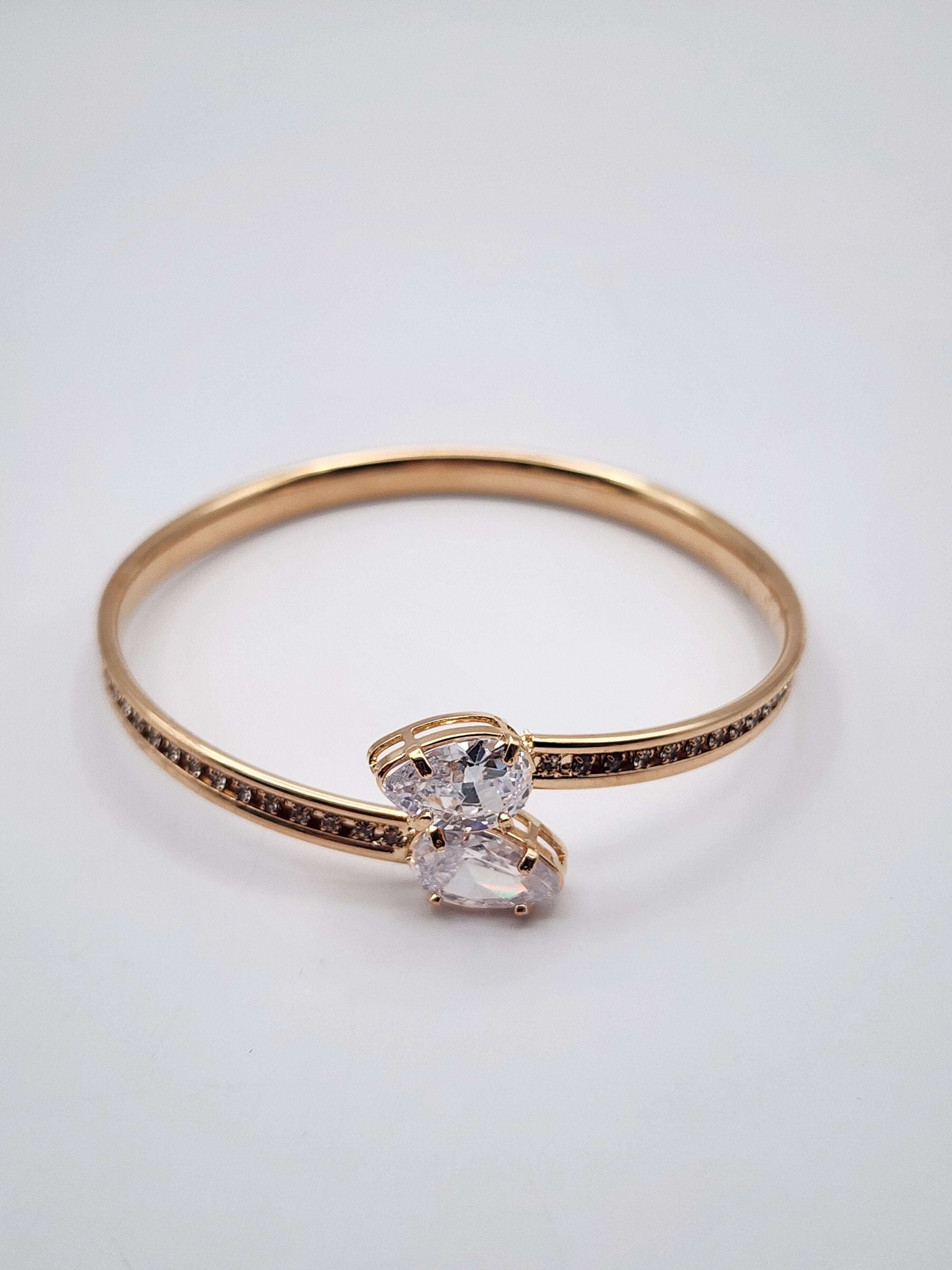 Mancerat Clarity Dual Stone Cuff – 18K Gold Filled