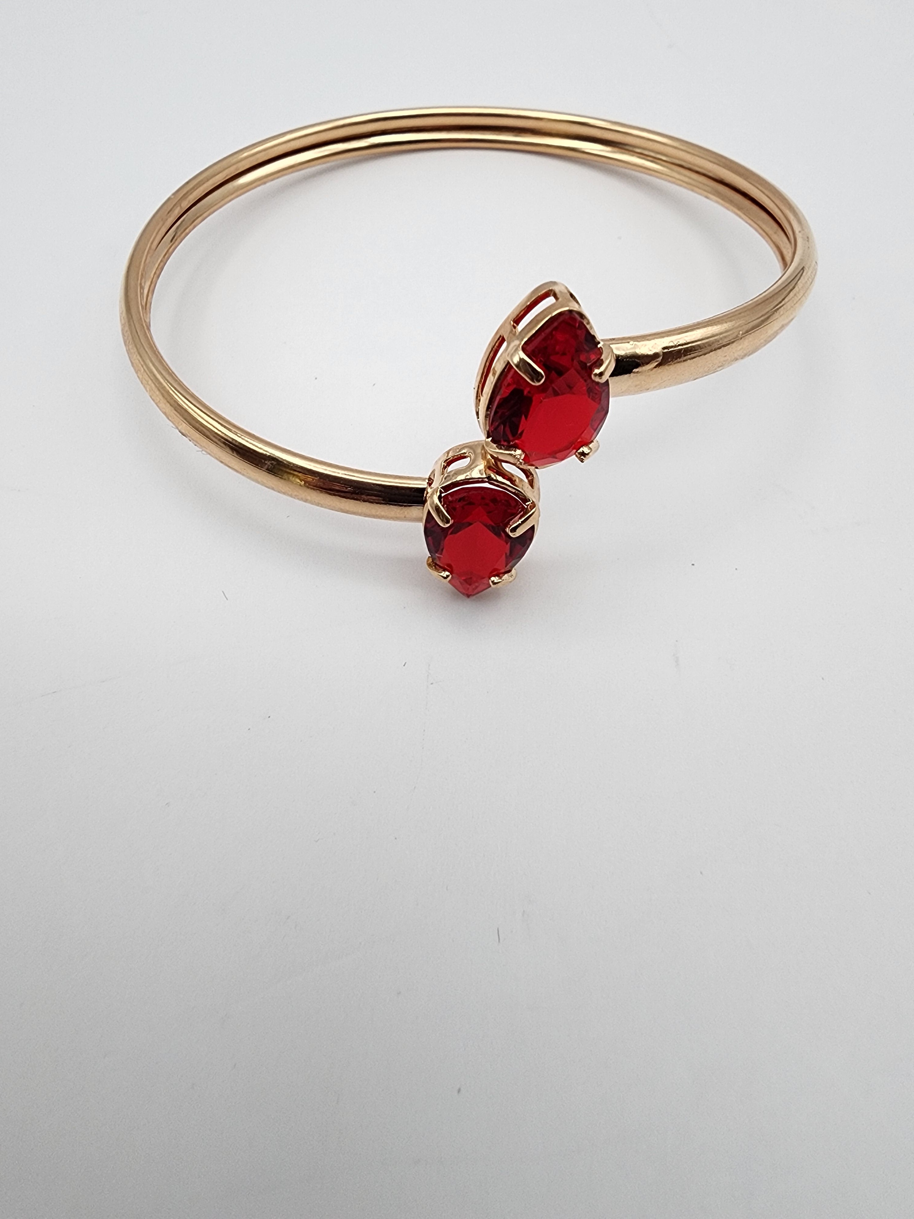 Mancerat Noir Dual Stone Cuff – 18K Gold Filled