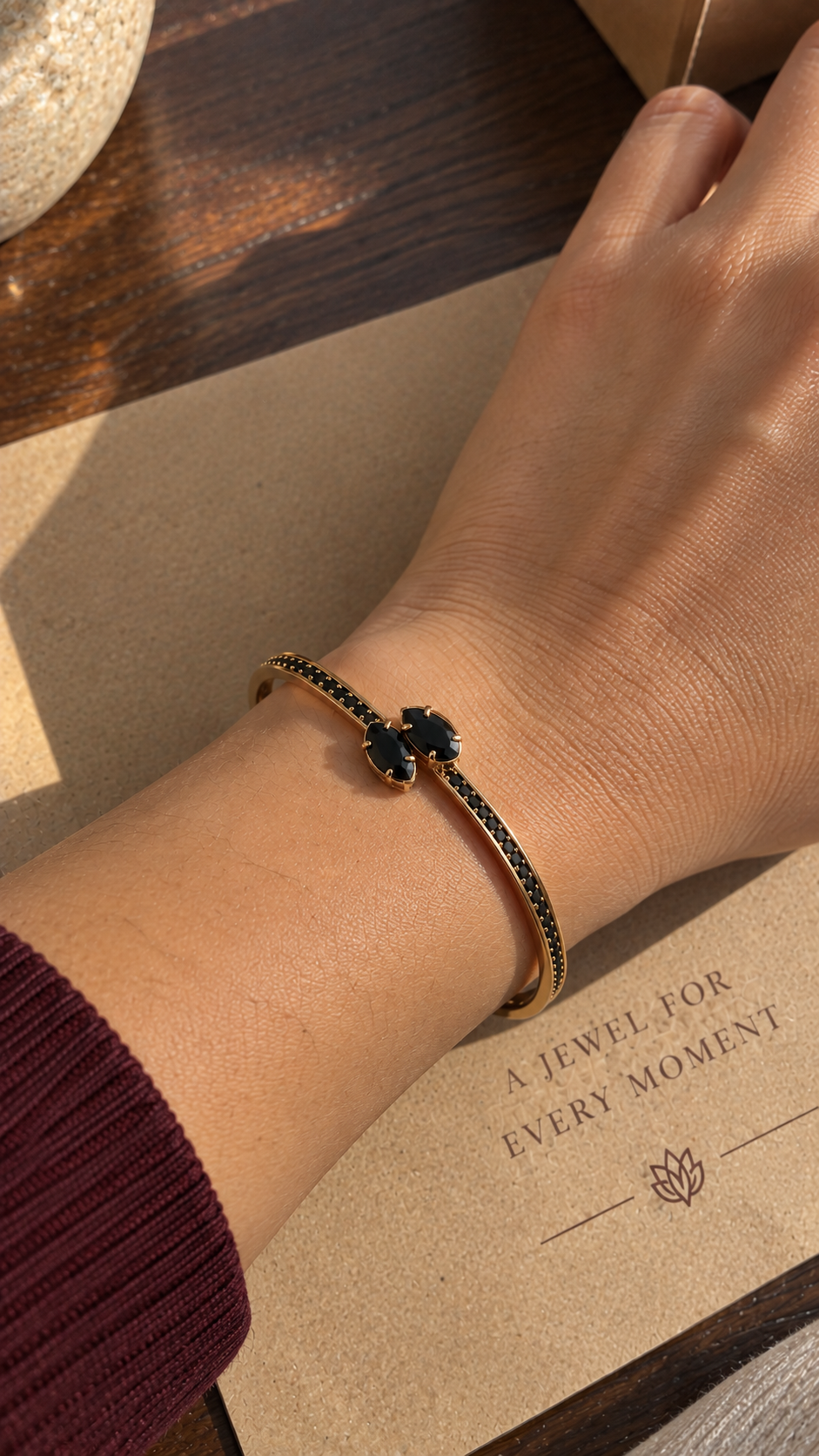 Mancerat Noir Dual Stone Cuff